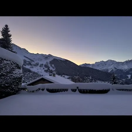 Superbe Avec Vue Et Parking Gratuit Бань